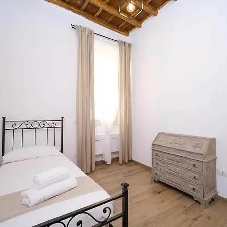 Vatican Elvira Apartment