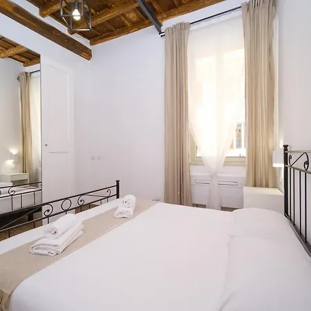 Vatican Elvira Apartment *