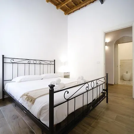 Vatican Elvira Apartment *