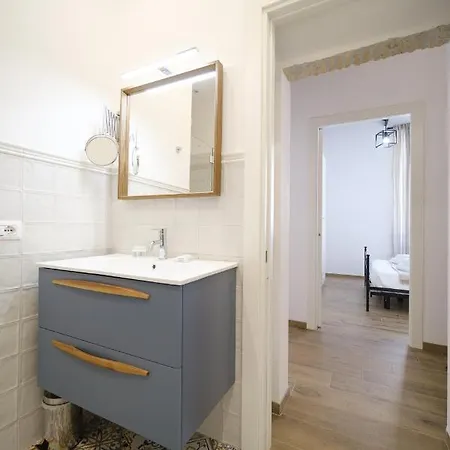 Vatican Elvira Apartment *